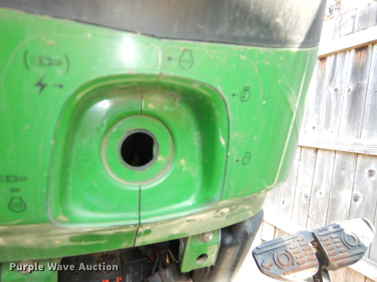 image for item DC0349 2006 John Deere 4520 tractor