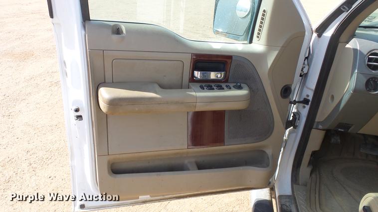 image for item DC0624 2006 Ford F150 SuperCrew pickup truck