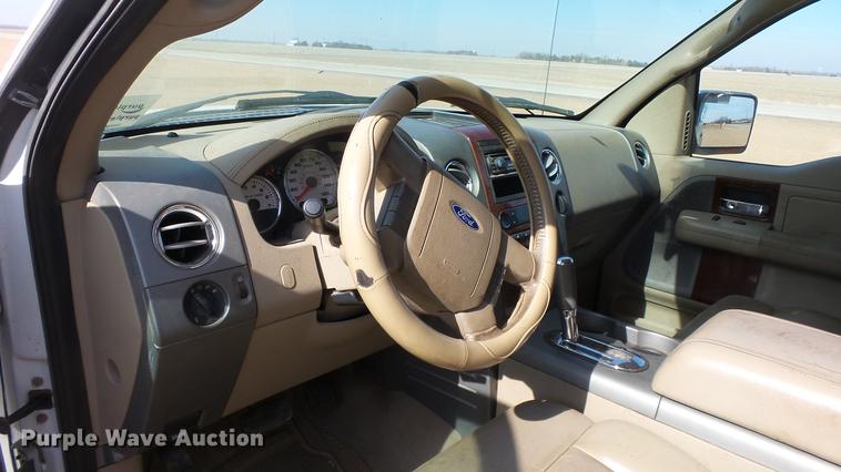 image for item DC0624 2006 Ford F150 SuperCrew pickup truck