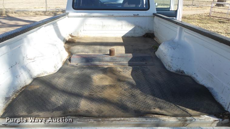 image for item DC0705 1994 Ford F350 Crew Cab pickup truck