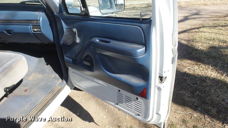 image for item DC0705 1994 Ford F350 Crew Cab pickup truck