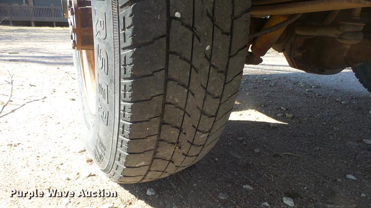 image for item DC0705 1994 Ford F350 Crew Cab pickup truck