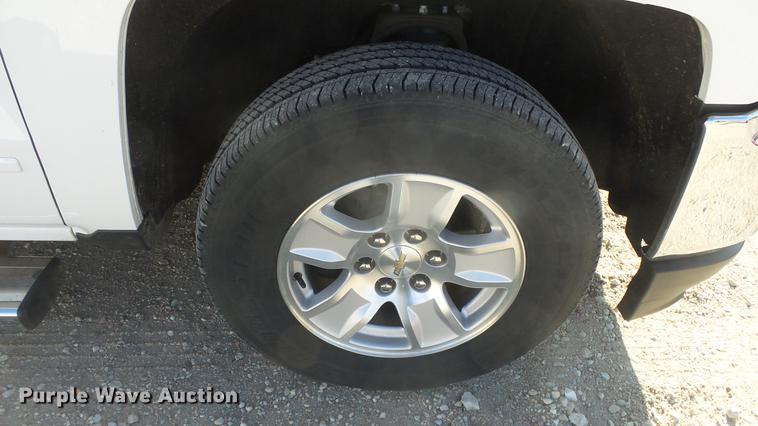 image for item DC1986 2016 Chevrolet Silverado 1500 Crew Cab pickup truck