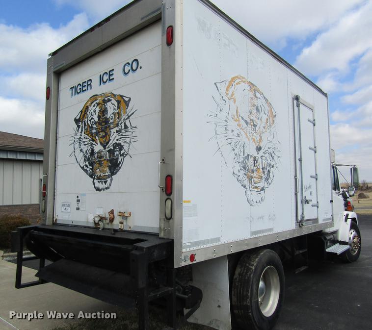 image for item DC4424 2001 Freightliner FL60 refrigerated van truck