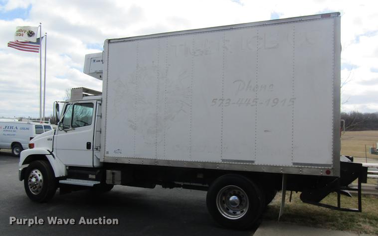 image for item DC4424 2001 Freightliner FL60 refrigerated van truck