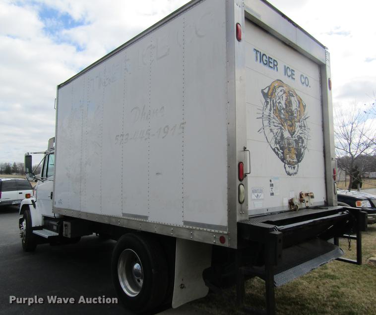 image for item DC4424 2001 Freightliner FL60 refrigerated van truck