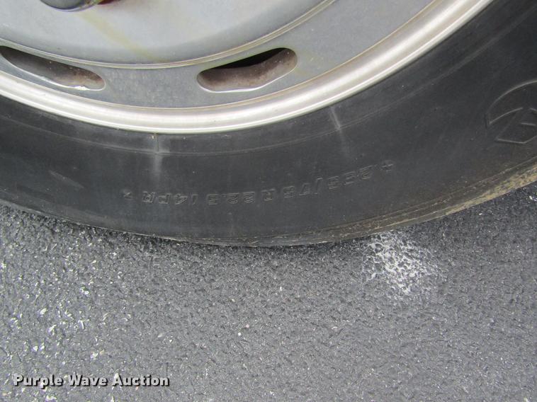 image for item DC4424 2001 Freightliner FL60 refrigerated van truck