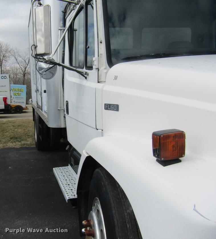 image for item DC4424 2001 Freightliner FL60 refrigerated van truck