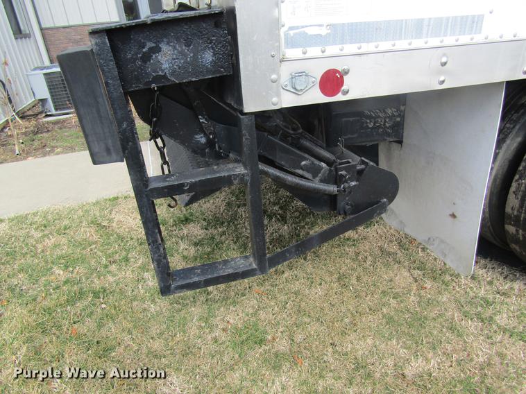 image for item DC4424 2001 Freightliner FL60 refrigerated van truck