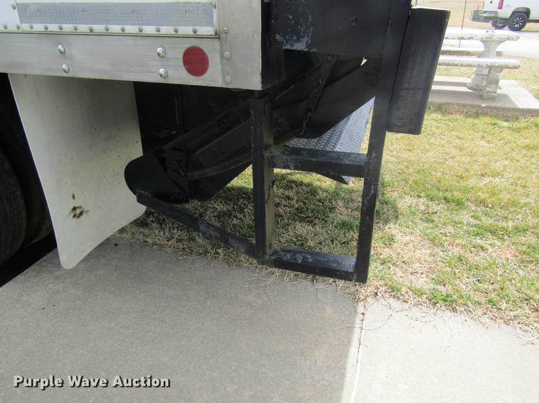 image for item DC4424 2001 Freightliner FL60 refrigerated van truck