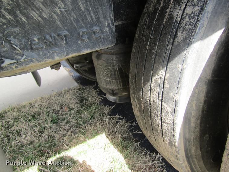 image for item DC4424 2001 Freightliner FL60 refrigerated van truck