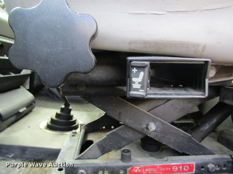 image for item DC4424 2001 Freightliner FL60 refrigerated van truck