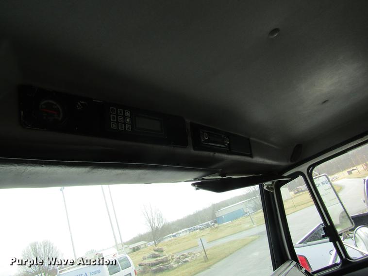 image for item DC4424 2001 Freightliner FL60 refrigerated van truck