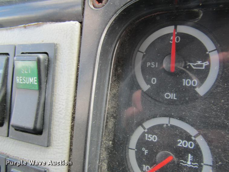 image for item DC4424 2001 Freightliner FL60 refrigerated van truck