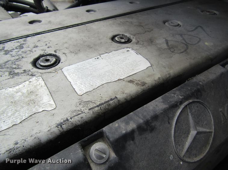 image for item DC4424 2001 Freightliner FL60 refrigerated van truck