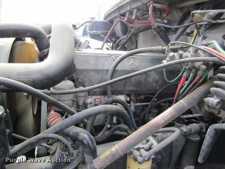 image for item DC4424 2001 Freightliner FL60 refrigerated van truck