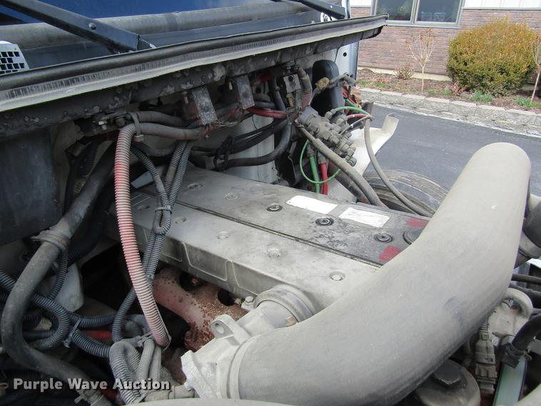 image for item DC4424 2001 Freightliner FL60 refrigerated van truck