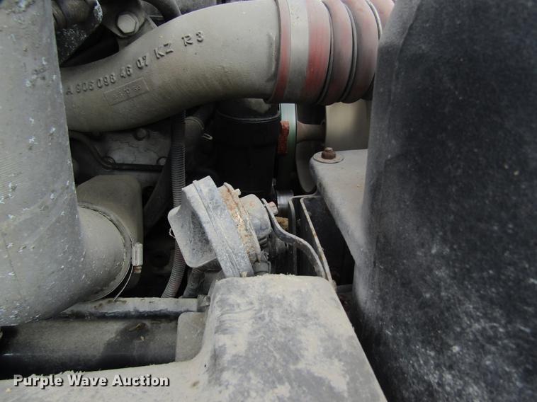 image for item DC4424 2001 Freightliner FL60 refrigerated van truck