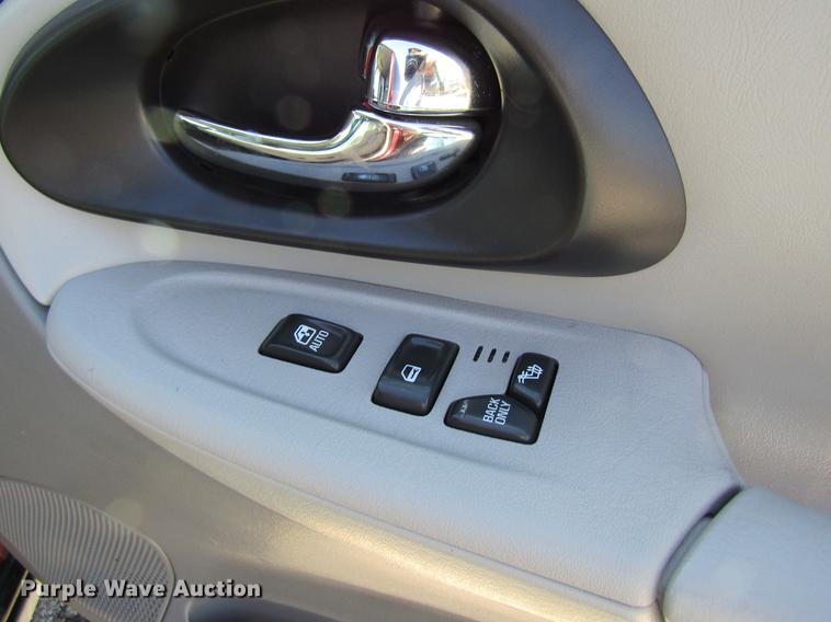 image for item DC4449 2005 Chevrolet TrailBlazer SUV