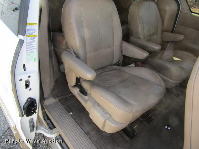 image for item DC4450 2001 Ford Windstar van