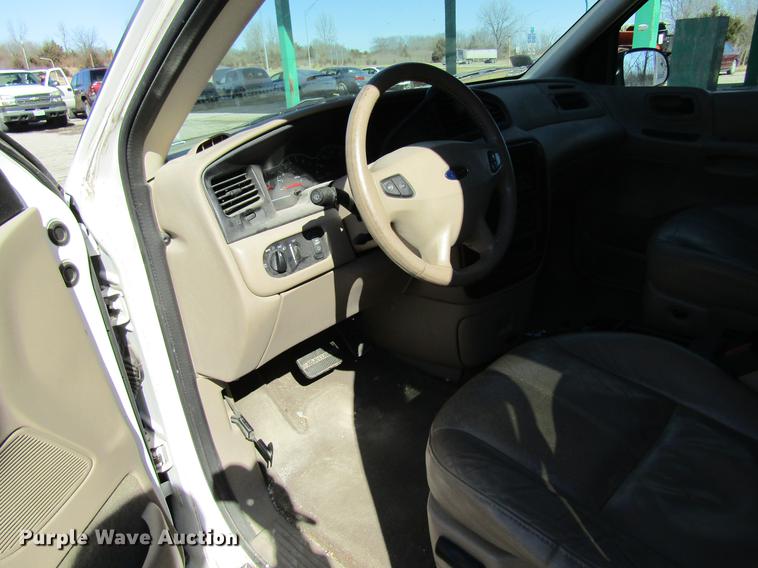 image for item DC4450 2001 Ford Windstar van