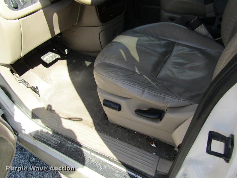 image for item DC4450 2001 Ford Windstar van