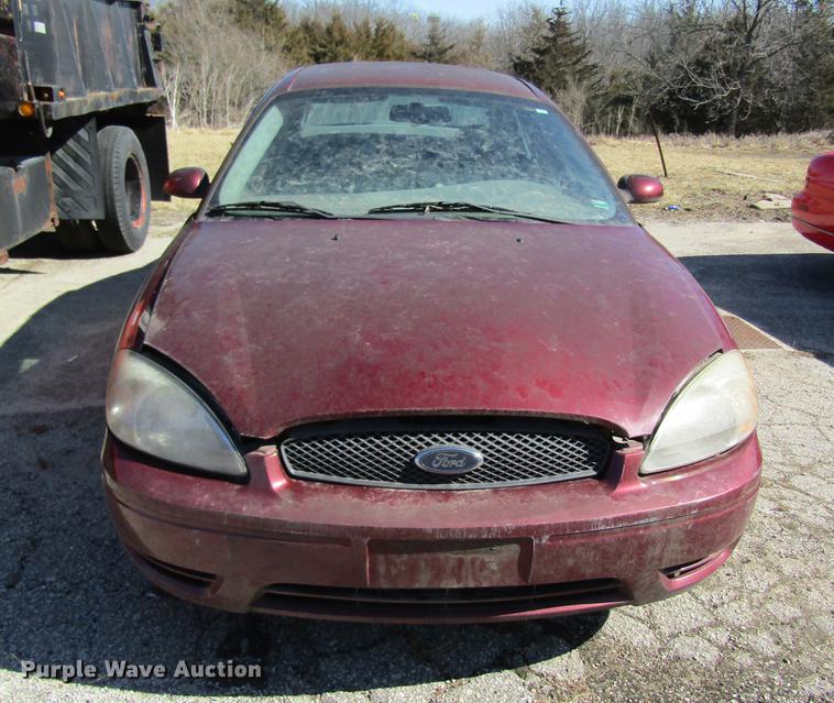 image for item DC4451 2006 Ford Taurus