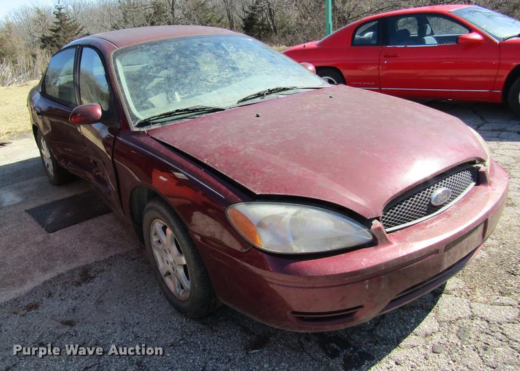 image for item DC4451 2006 Ford Taurus