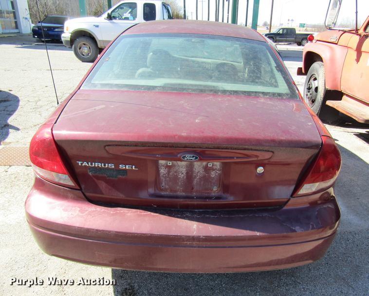 image for item DC4451 2006 Ford Taurus