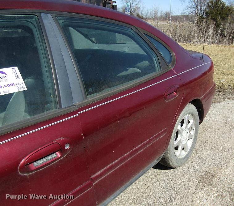 image for item DC4451 2006 Ford Taurus