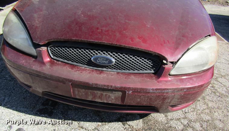 image for item DC4451 2006 Ford Taurus