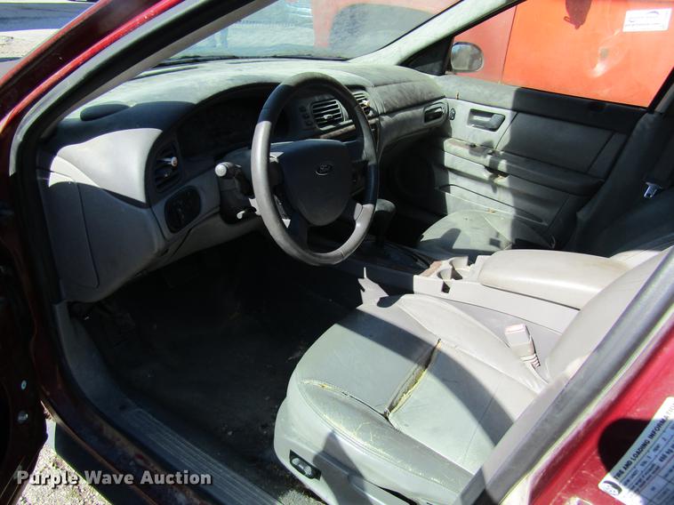 image for item DC4451 2006 Ford Taurus