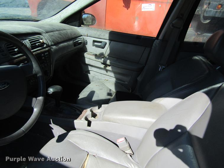 image for item DC4451 2006 Ford Taurus