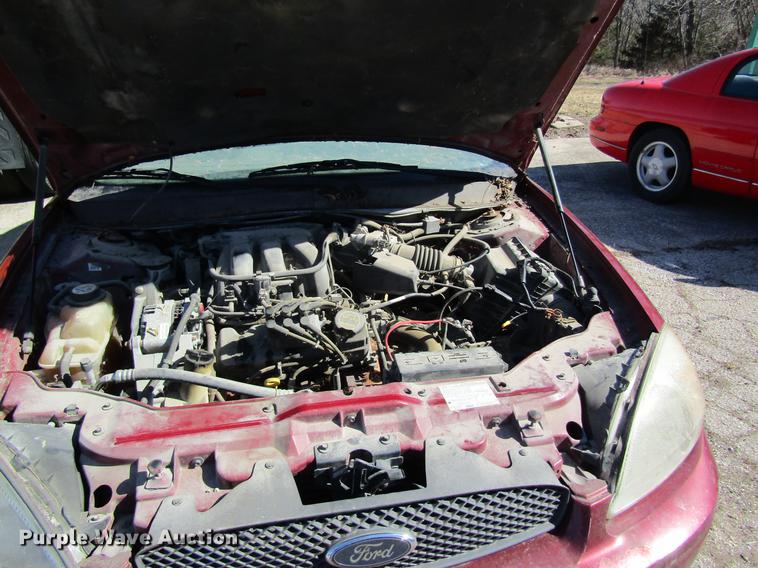 image for item DC4451 2006 Ford Taurus