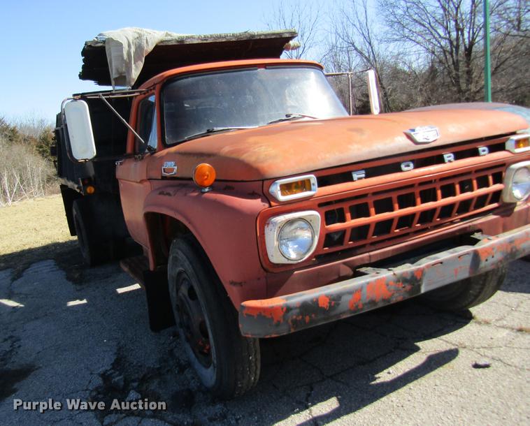 image for item DC4452 1965 Ford dump truck