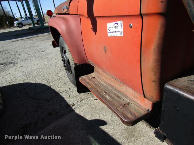 image for item DC4452 1965 Ford dump truck