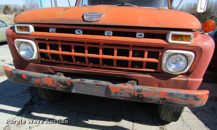 image for item DC4452 1965 Ford dump truck
