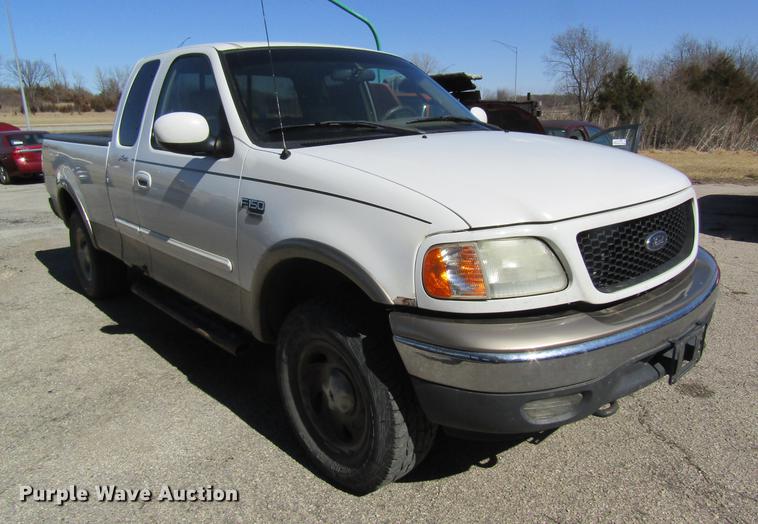 image for item DC4453 2001 Ford F150 SuperCab pickup truck