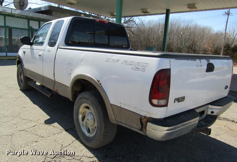 image for item DC4453 2001 Ford F150 SuperCab pickup truck
