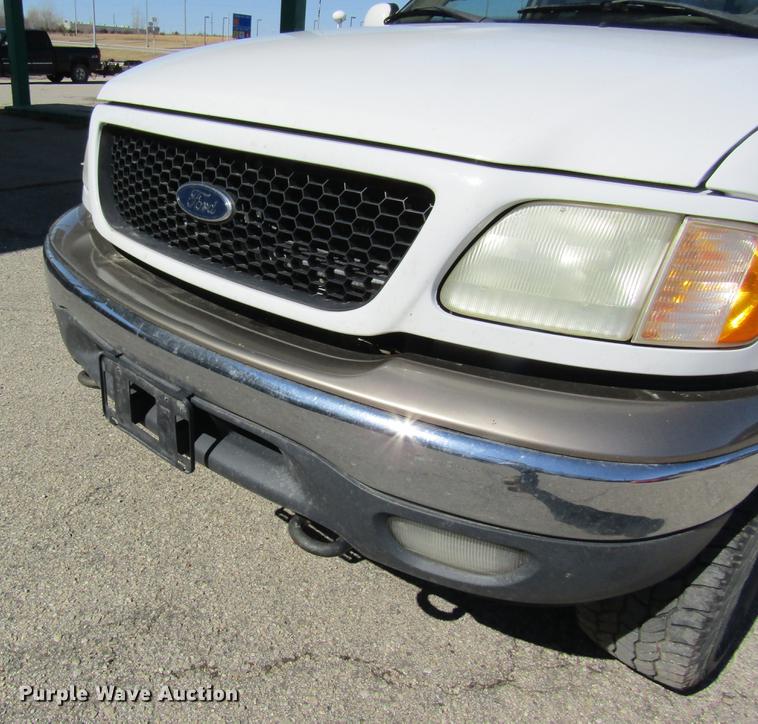 image for item DC4453 2001 Ford F150 SuperCab pickup truck