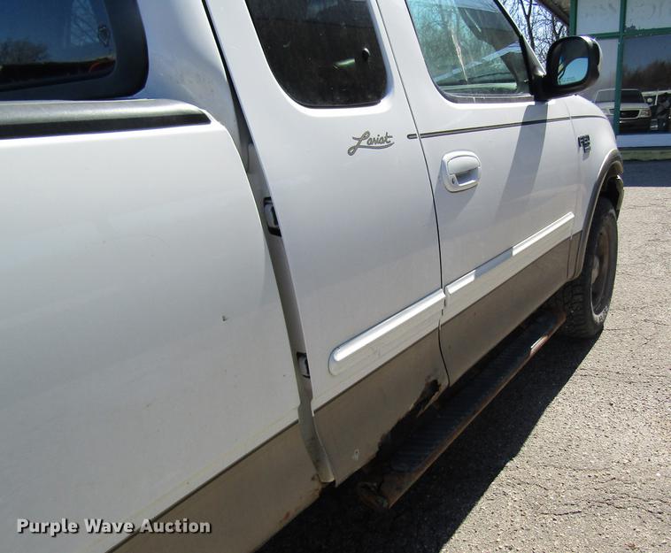 image for item DC4453 2001 Ford F150 SuperCab pickup truck