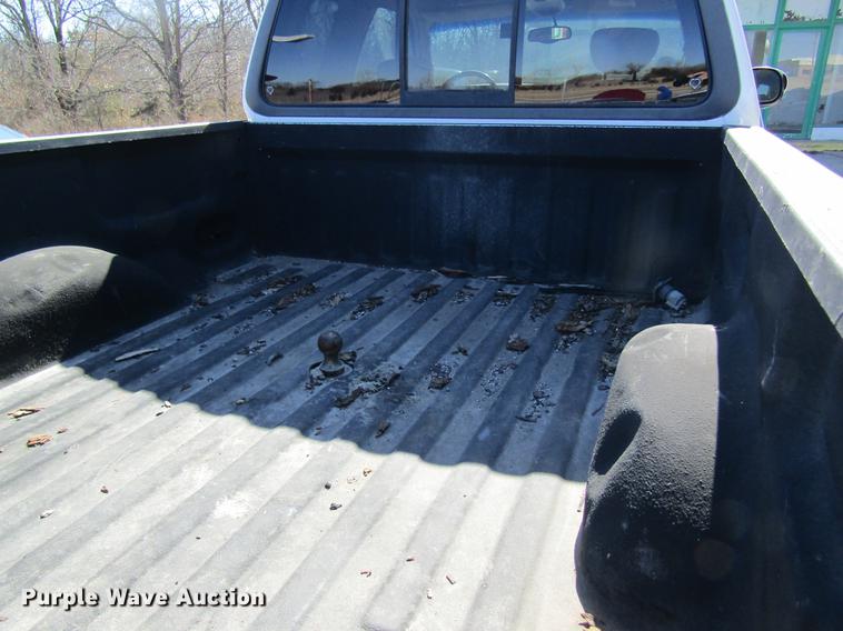 image for item DC4453 2001 Ford F150 SuperCab pickup truck