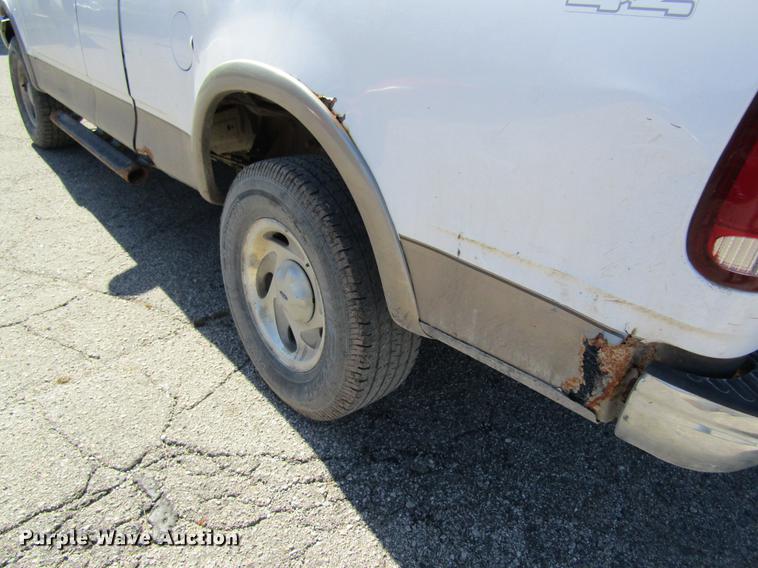 image for item DC4453 2001 Ford F150 SuperCab pickup truck