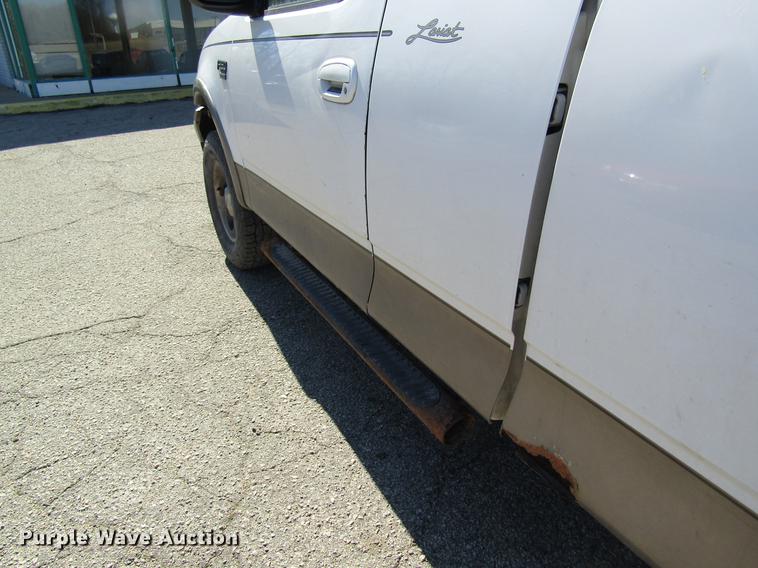 image for item DC4453 2001 Ford F150 SuperCab pickup truck