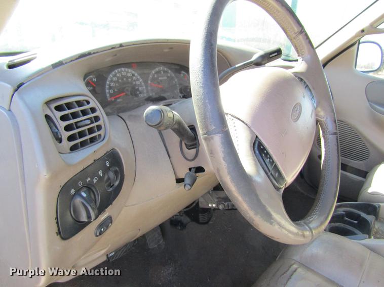 image for item DC4453 2001 Ford F150 SuperCab pickup truck