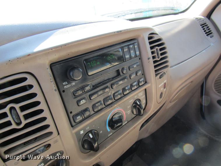 image for item DC4453 2001 Ford F150 SuperCab pickup truck