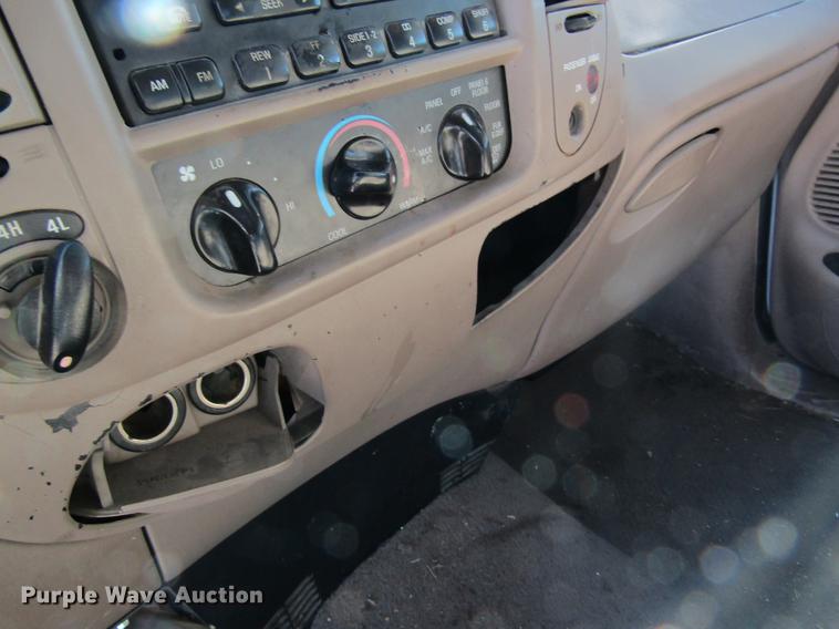 image for item DC4453 2001 Ford F150 SuperCab pickup truck