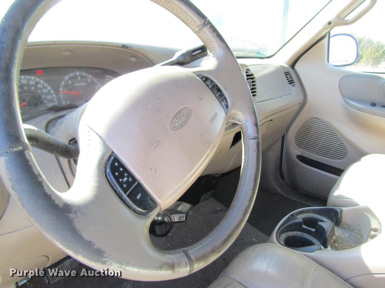 image for item DC4453 2001 Ford F150 SuperCab pickup truck