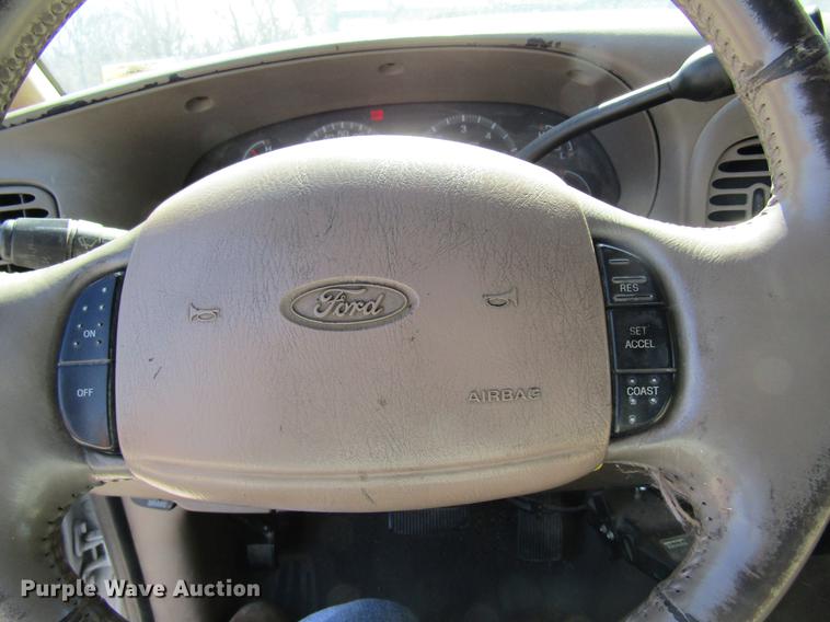 image for item DC4453 2001 Ford F150 SuperCab pickup truck