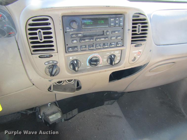 image for item DC4453 2001 Ford F150 SuperCab pickup truck